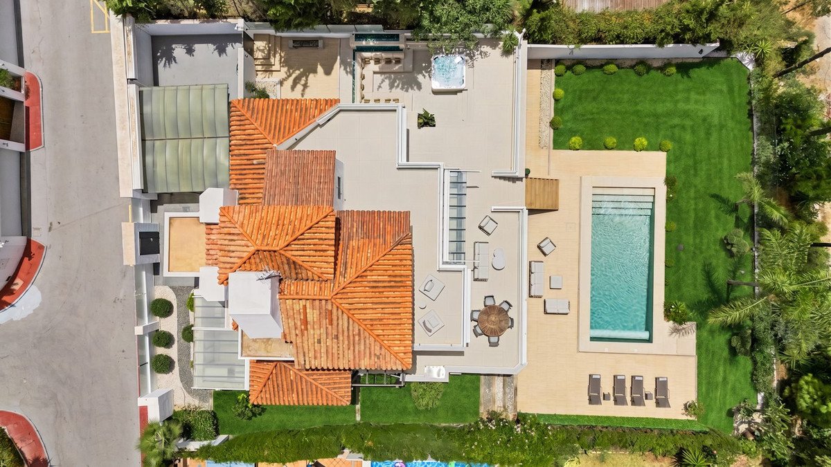 4 Bed Detached Villa in Nueva Andalucía