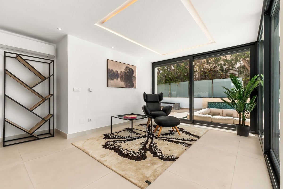 4 Bed Detached Villa in Nueva Andalucía