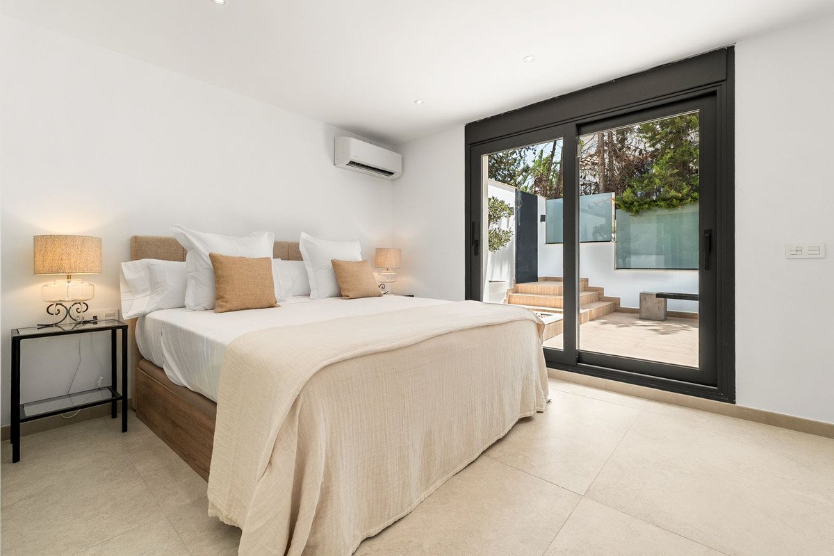 4 Bed Detached Villa in Nueva Andalucía