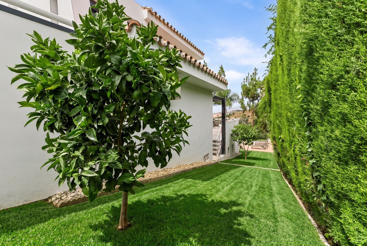 4 Bed Detached Villa in Nueva Andalucía