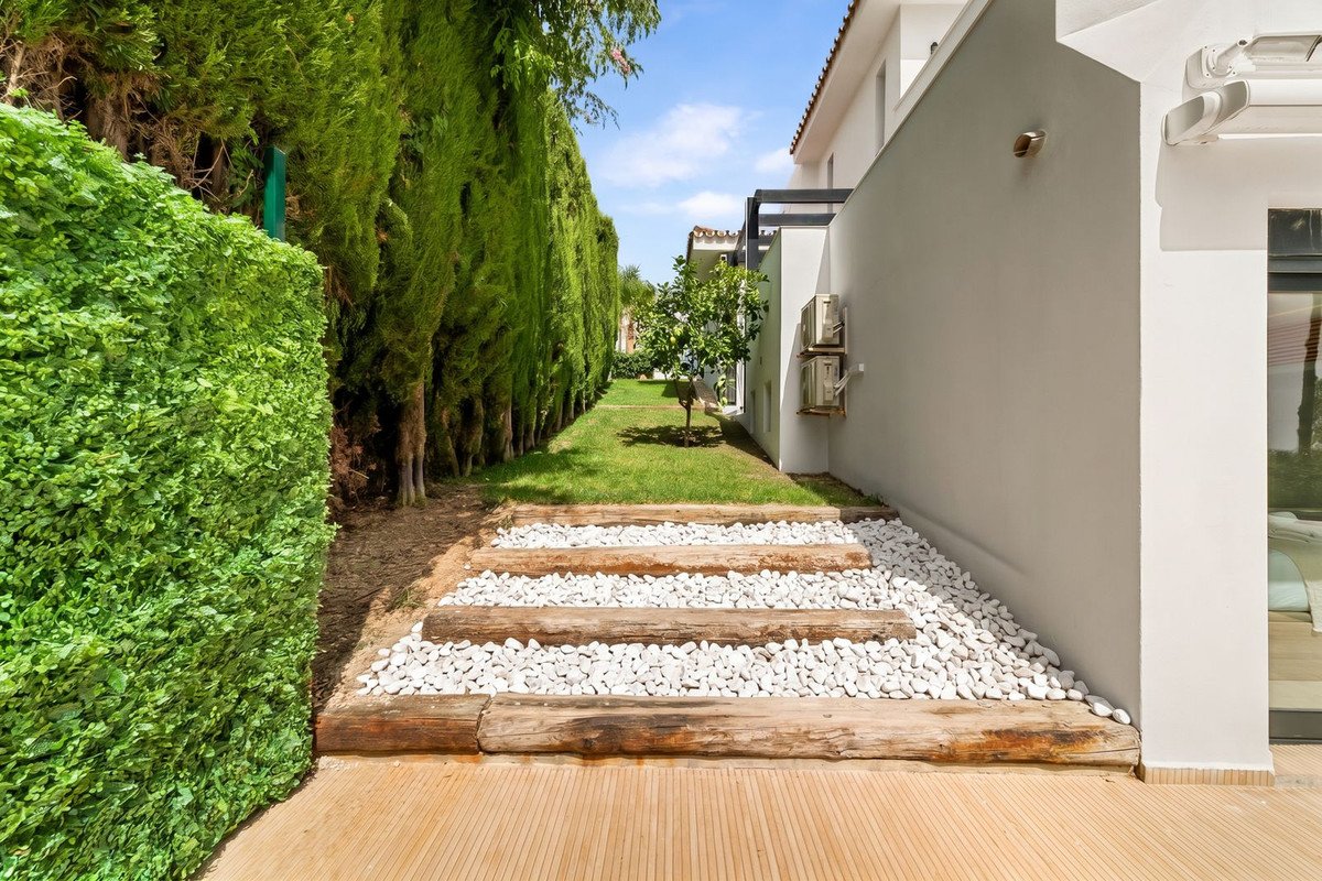 4 Bed Detached Villa in Nueva Andalucía