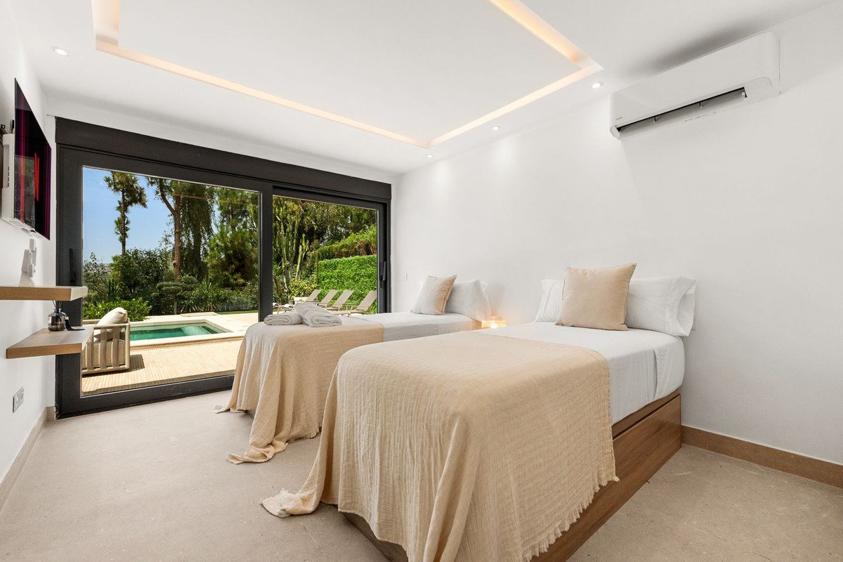 4 Bed Detached Villa in Nueva Andalucía