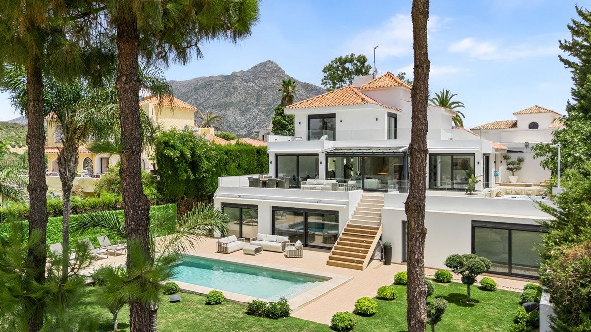 4 Bed Detached Villa in Nueva Andalucía
