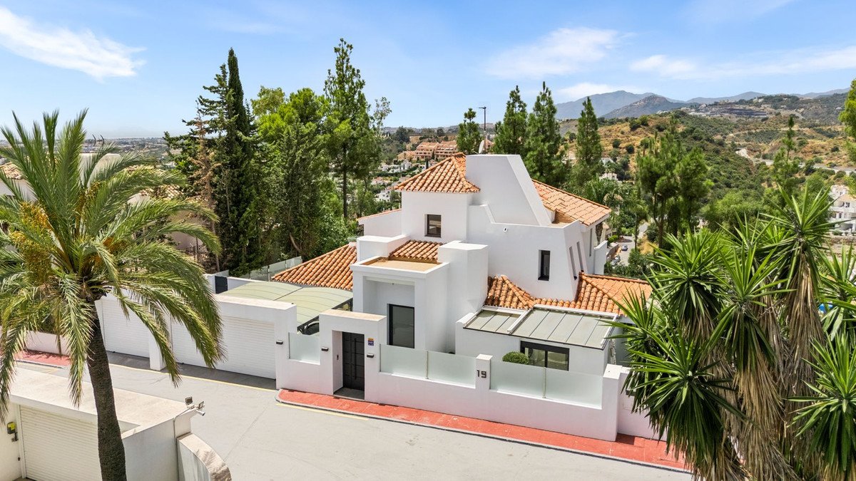 4 Bed Detached Villa in Nueva Andalucía