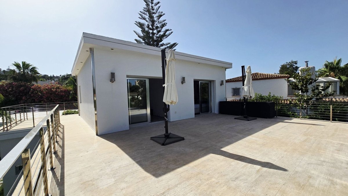 5 Bed Detached Villa in Nueva Andalucía