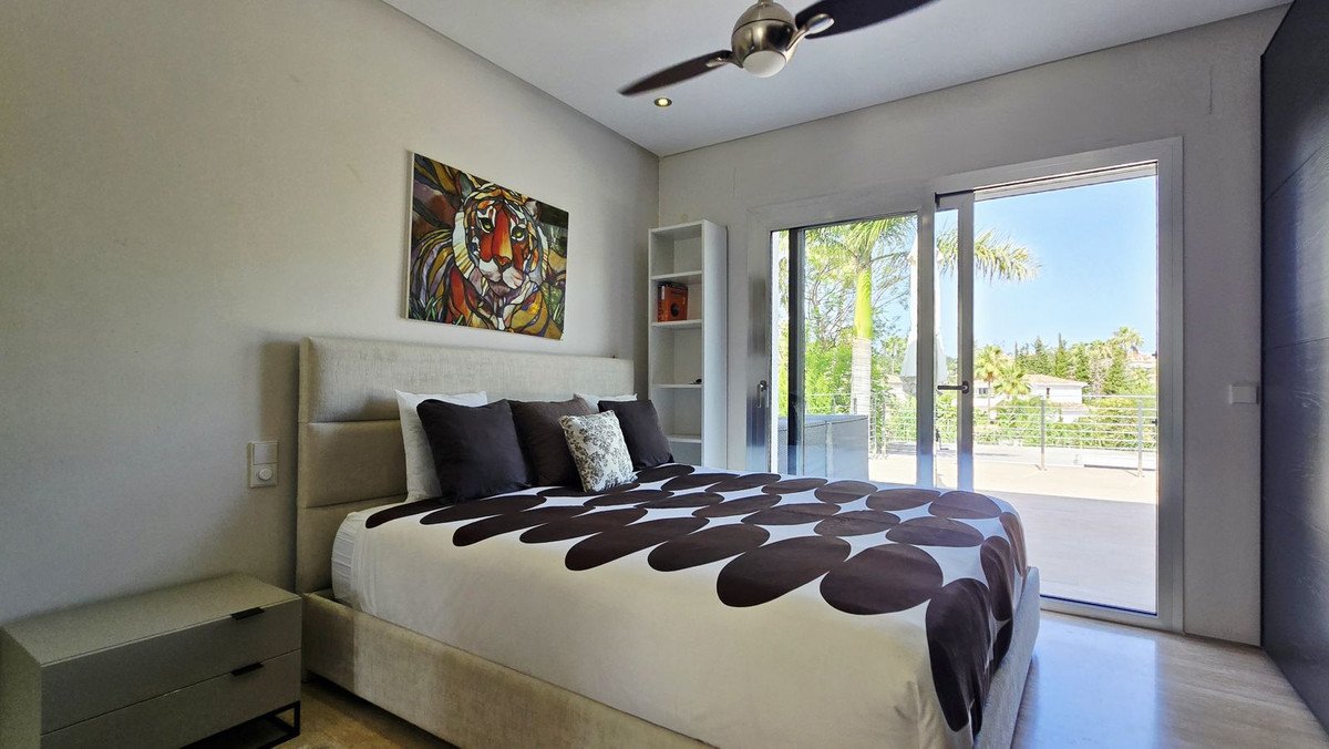 5 Bed Detached Villa in Nueva Andalucía
