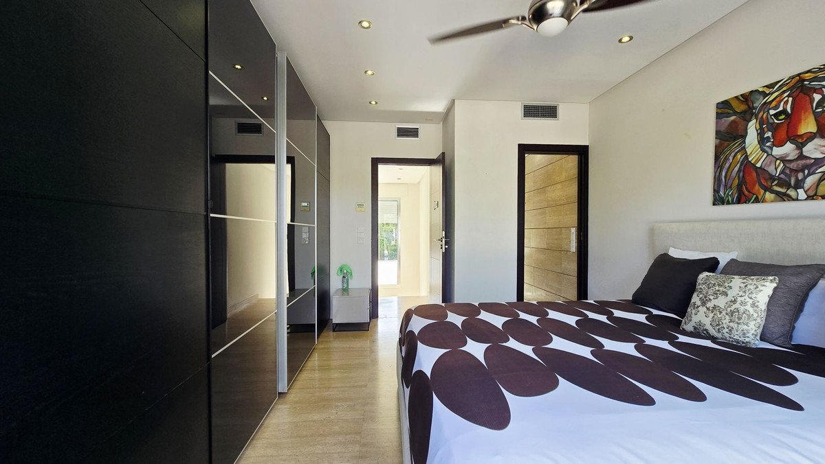 5 Bed Detached Villa in Nueva Andalucía