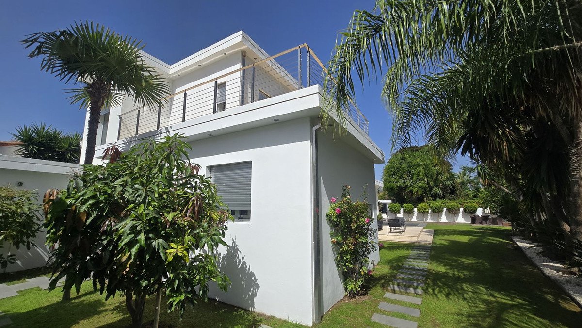 5 Bed Detached Villa in Nueva Andalucía