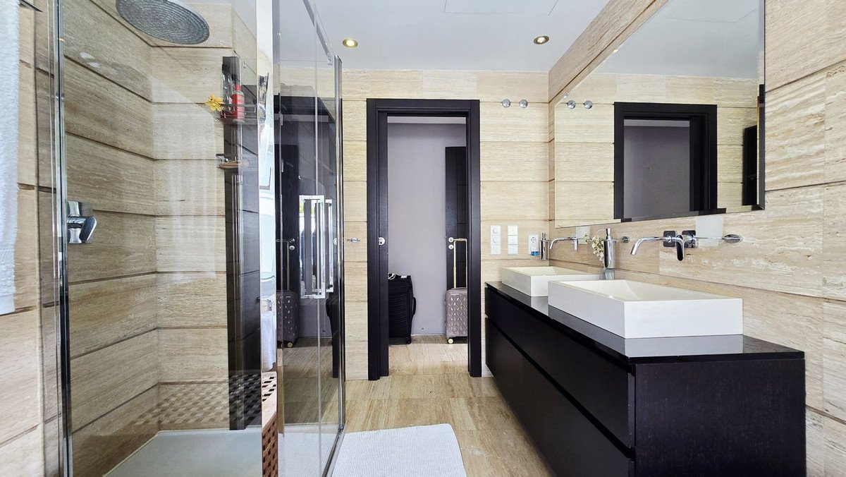 5 Bed Detached Villa in Nueva Andalucía