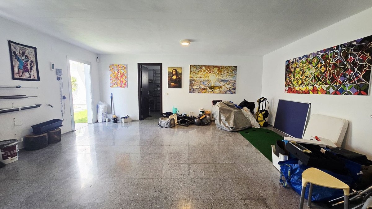 5 Bed Detached Villa in Nueva Andalucía