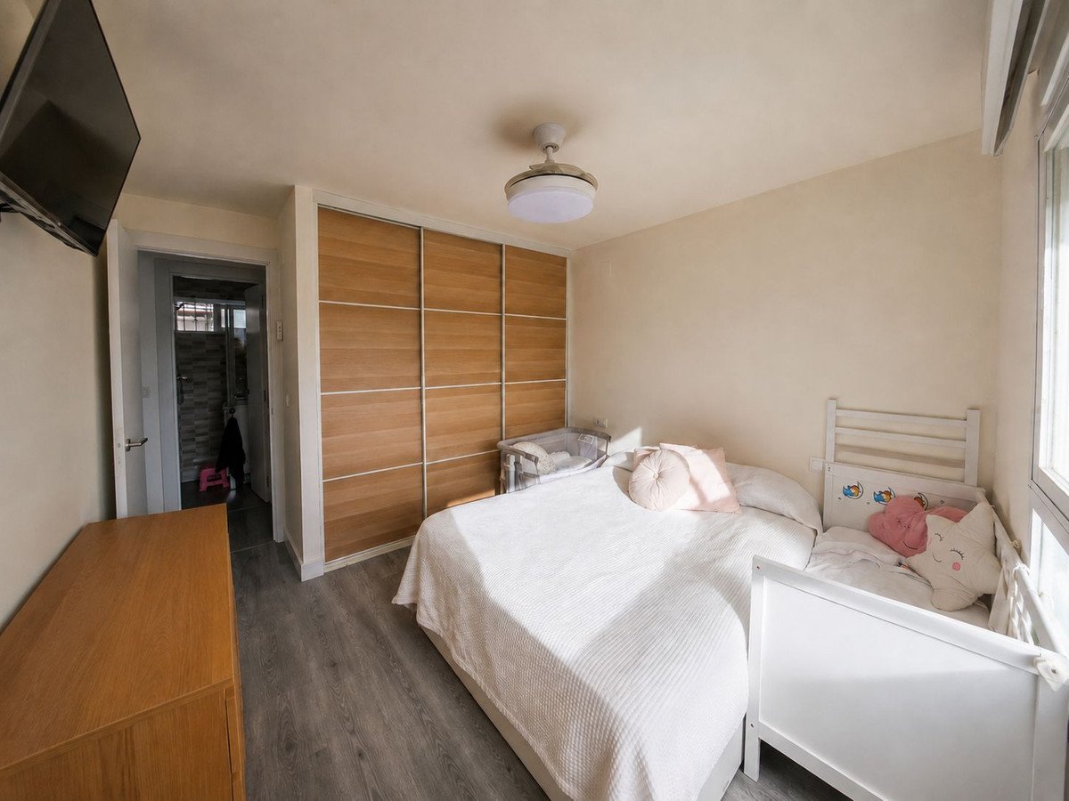 2 Bed Middle Floor Apartment in Benalmadena