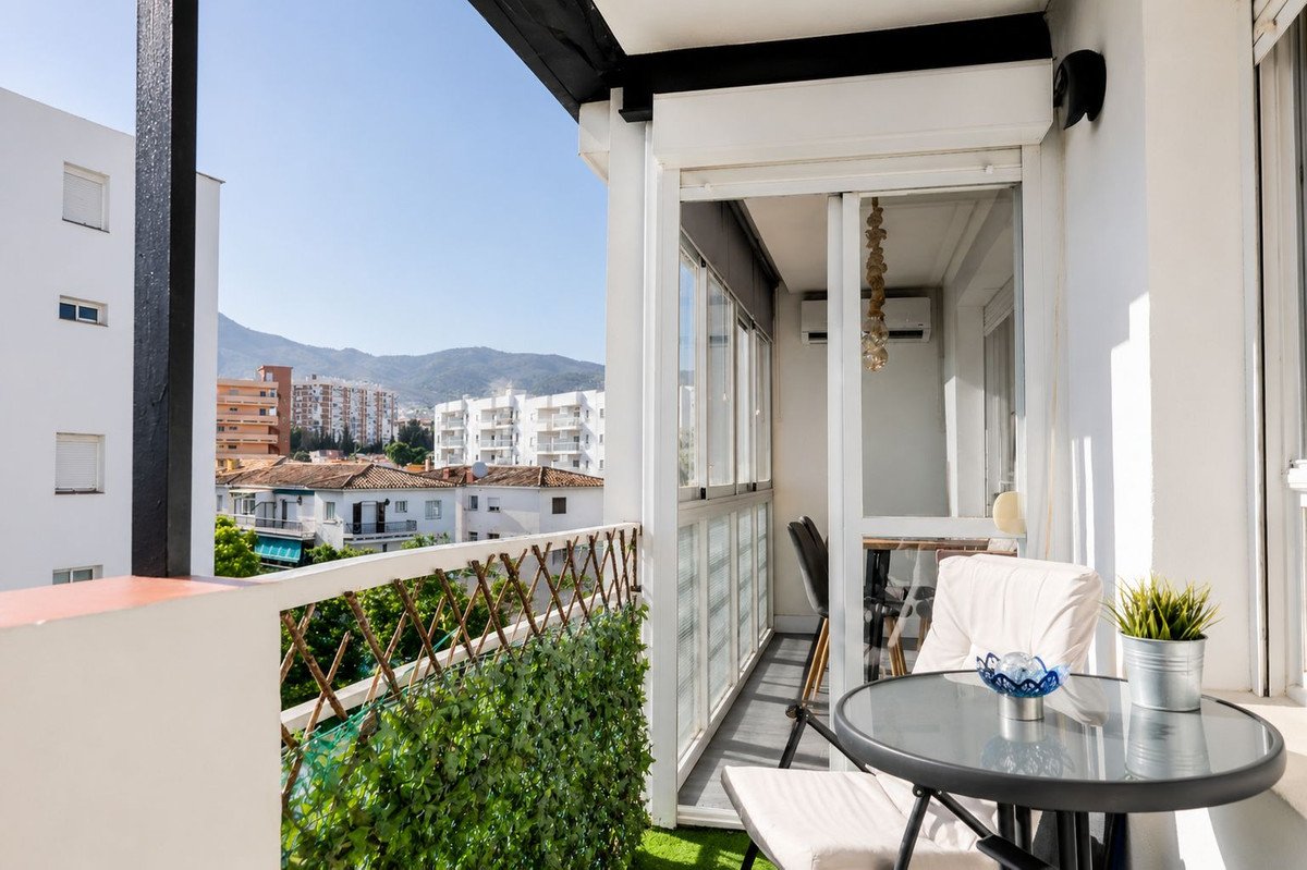 2 Bed Middle Floor Apartment in Benalmadena