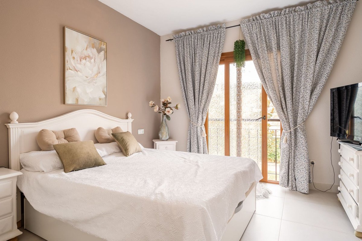 3 Bed Penthouse Duplex in La Duquesa