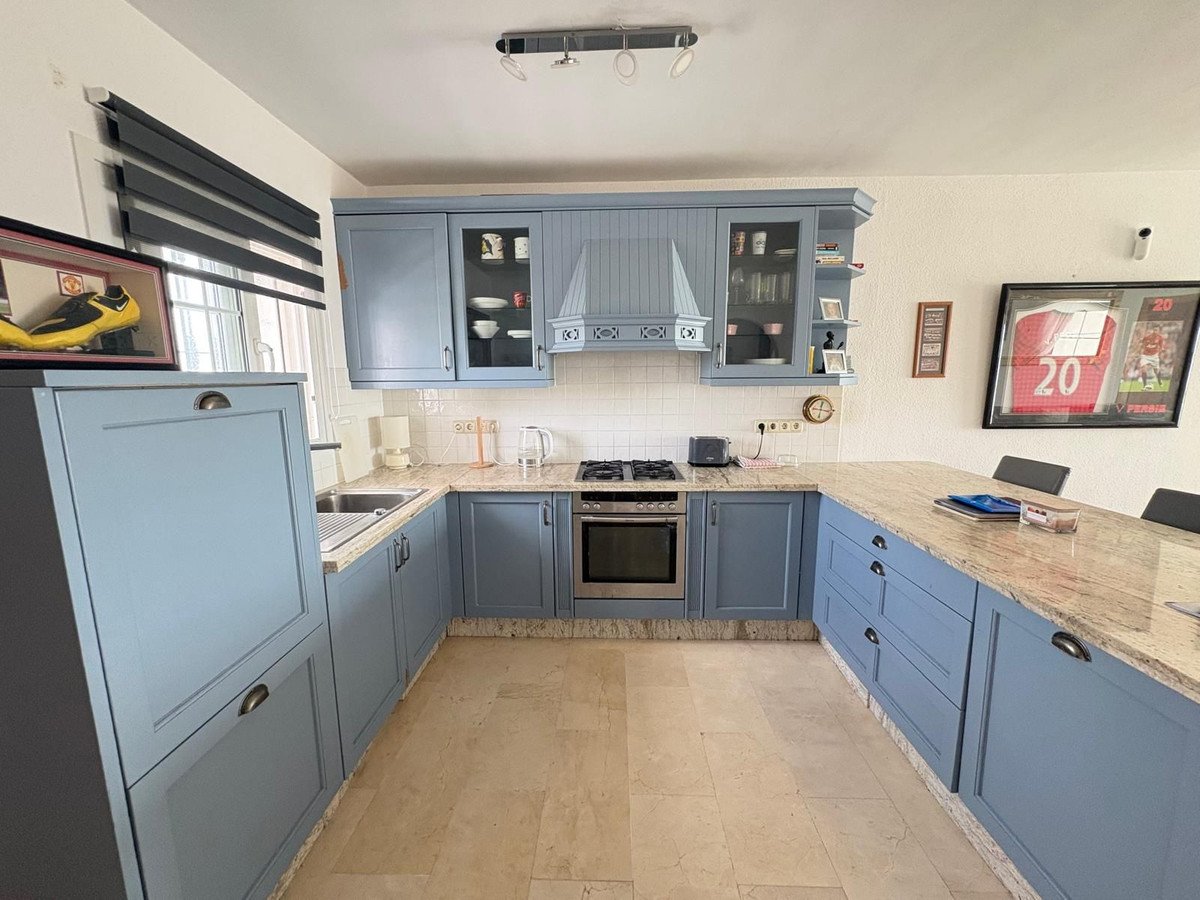 2 Bed Top Floor Apartment in El Chaparral