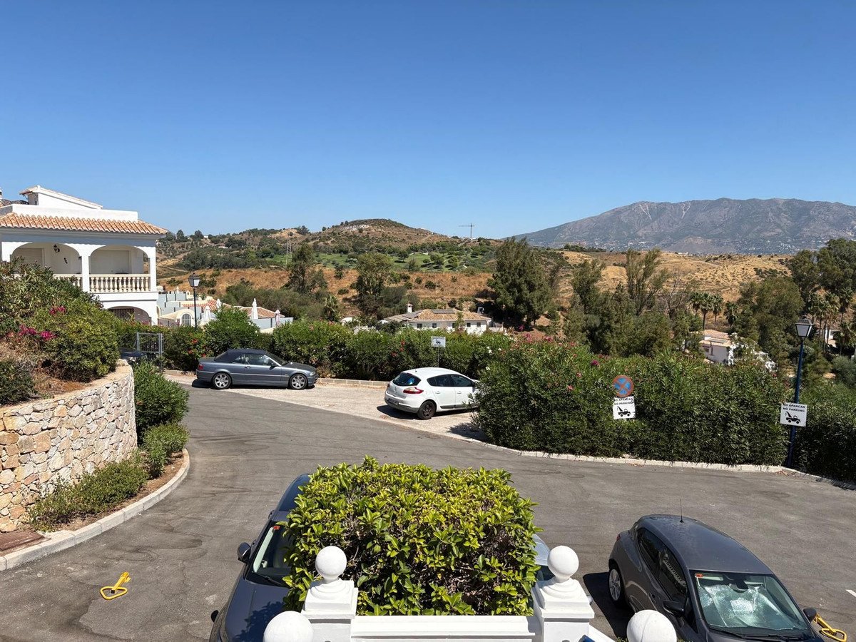 2 Bed Top Floor Apartment in El Chaparral
