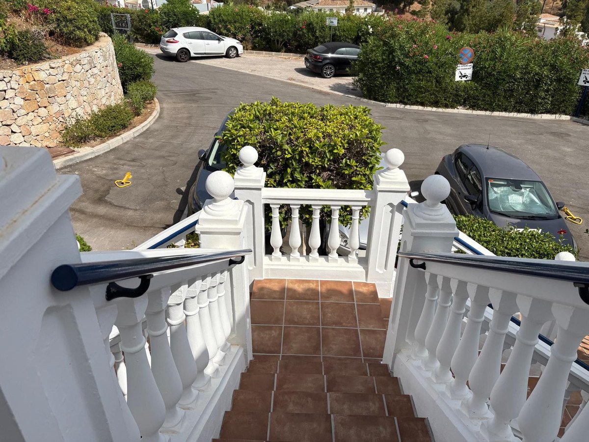 2 Bed Top Floor Apartment in El Chaparral