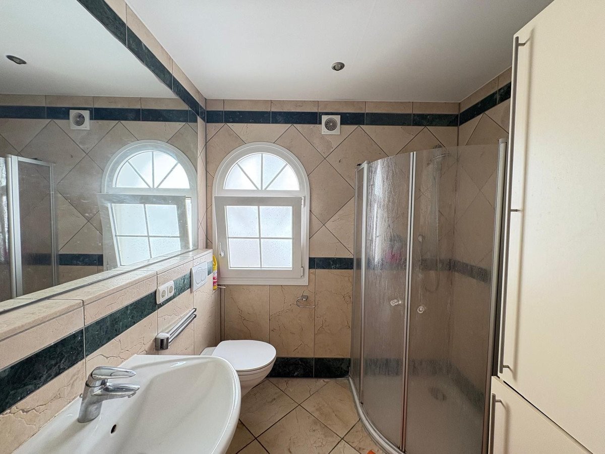 2 Bed Top Floor Apartment in El Chaparral