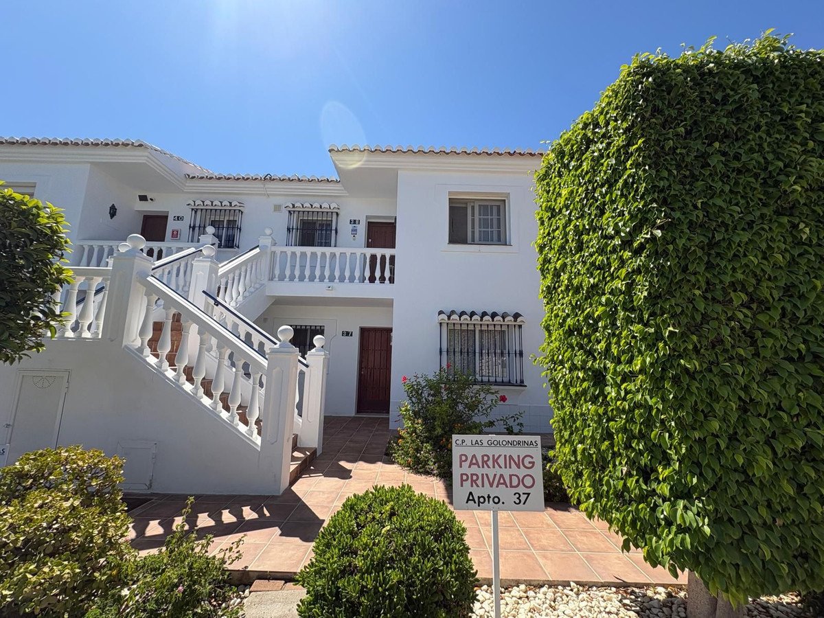 2 Bed Top Floor Apartment in El Chaparral