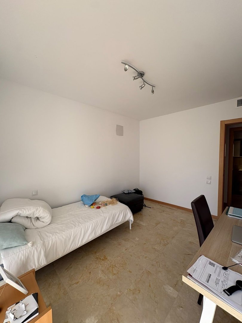 3 Bed Middle Floor Apartment in Marbella