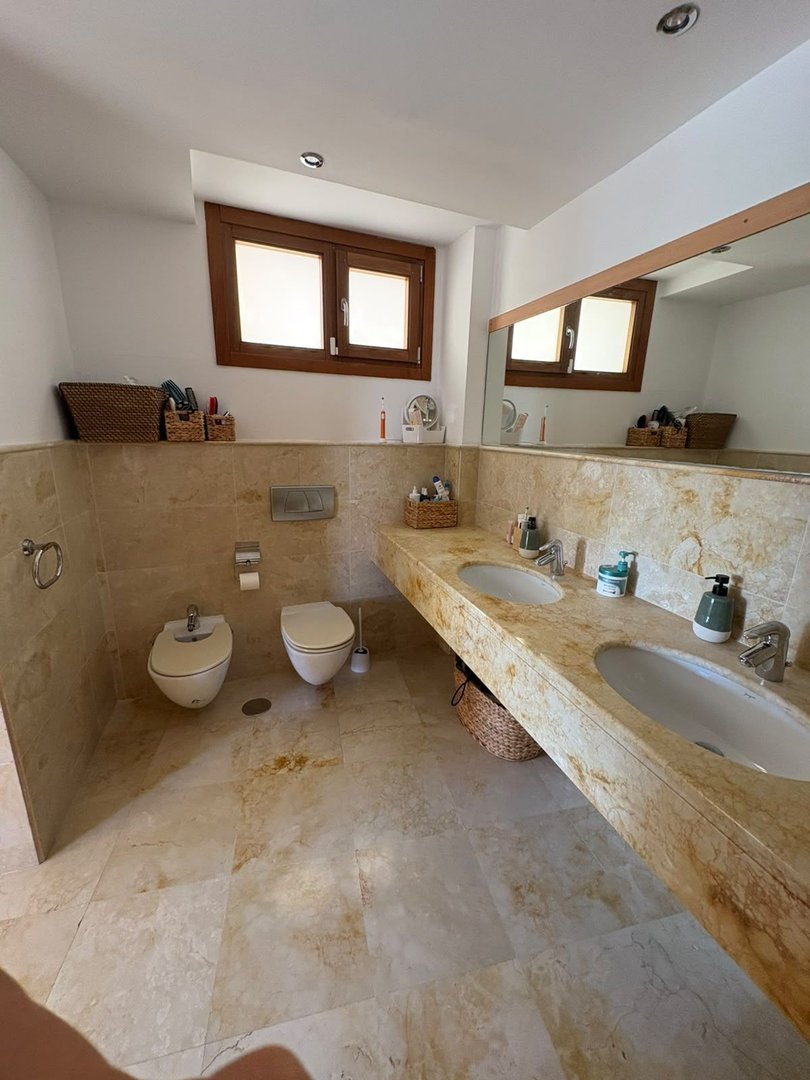 3 Bed Middle Floor Apartment in Marbella