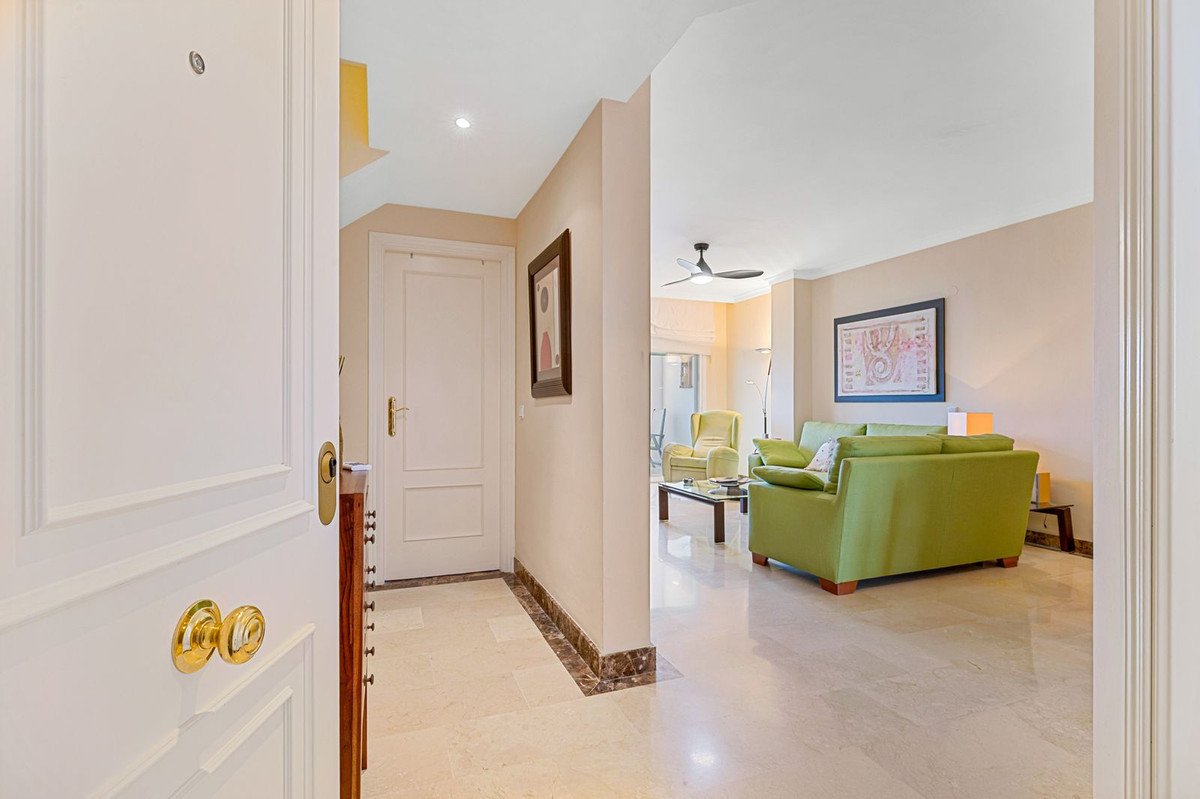 3 Bed Penthouse in Bel Air