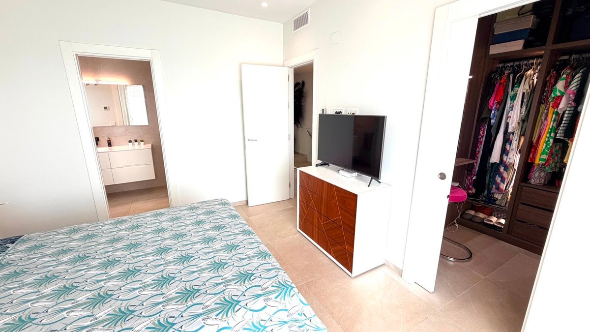4 Bed Detached Villa in Los Montesinos