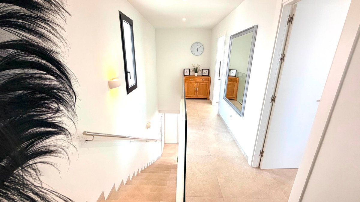 4 Bed Detached Villa in Los Montesinos