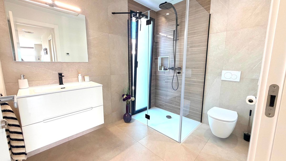 4 Bed Detached Villa in Los Montesinos