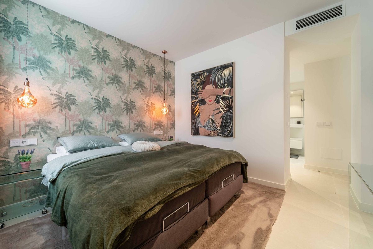 2 Bed Middle Floor Apartment in Fuengirola