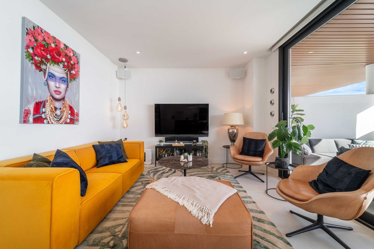 2 Bed Middle Floor Apartment in Fuengirola
