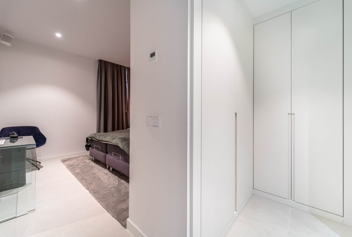 2 Bed Middle Floor Apartment in Fuengirola