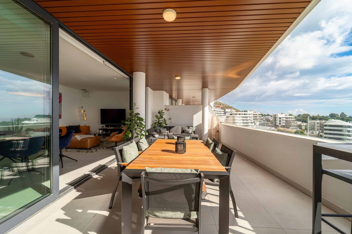 2 Bed Middle Floor Apartment in Fuengirola