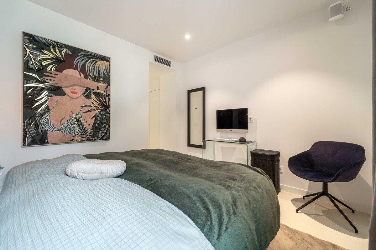 2 Bed Middle Floor Apartment in Fuengirola