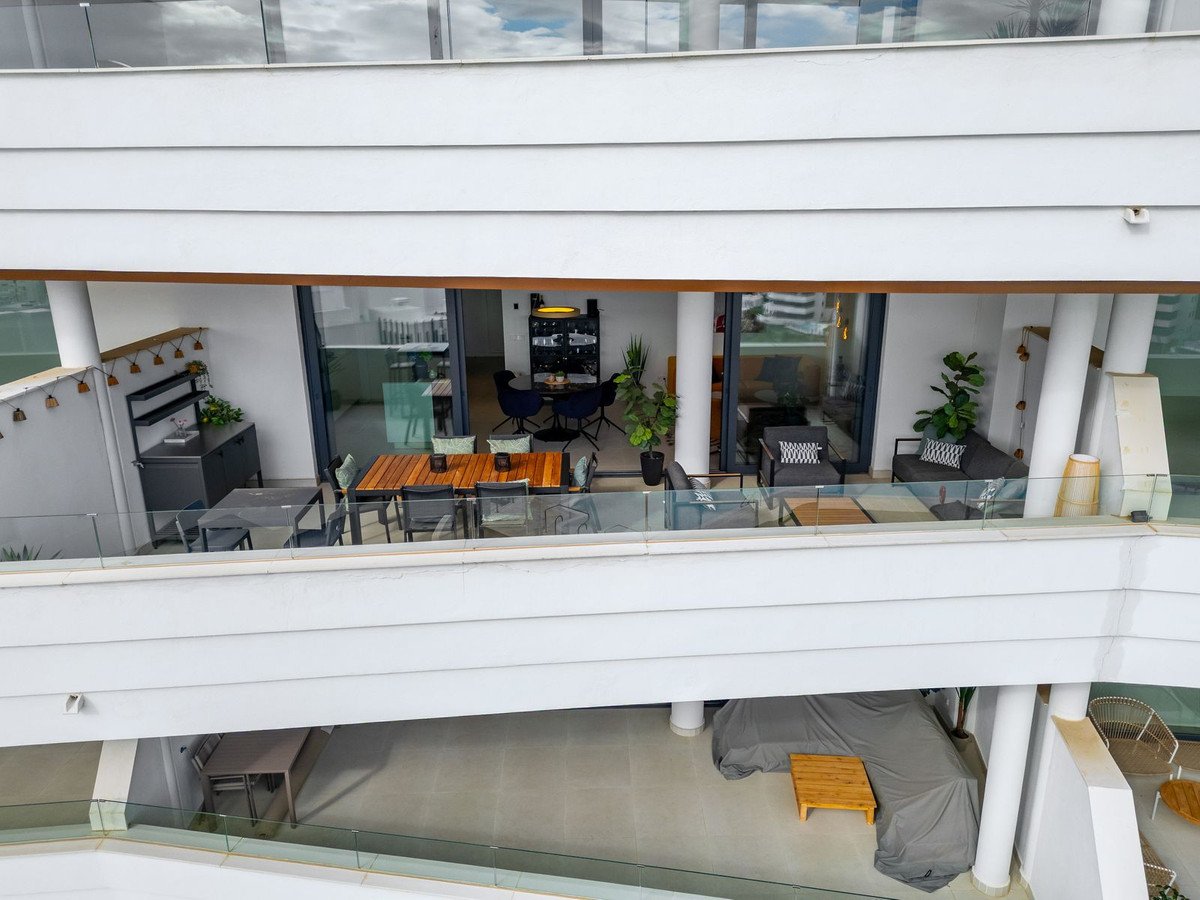 2 Bed Middle Floor Apartment in Fuengirola