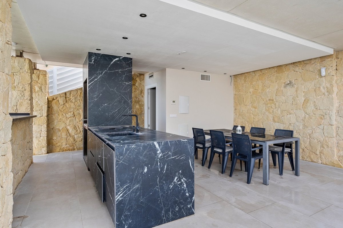 4 Bed Detached Villa in Algorfa