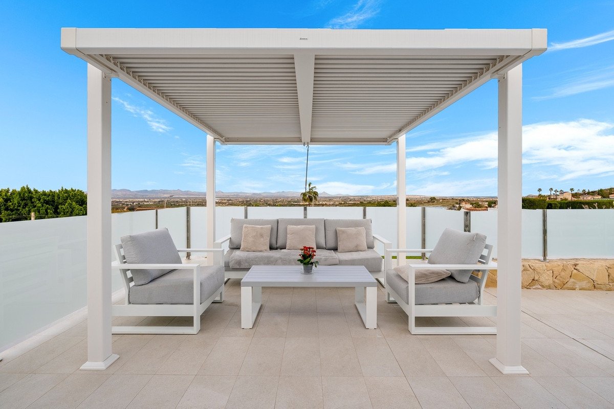 4 Bed Detached Villa in Algorfa
