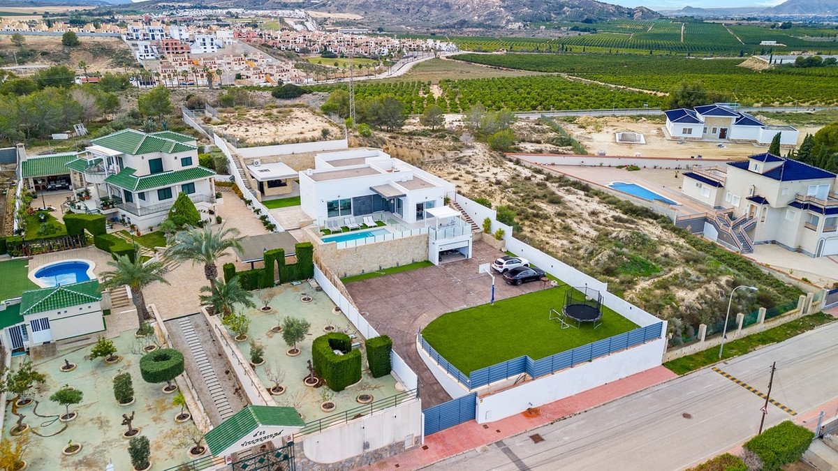 4 Bed Detached Villa in Algorfa