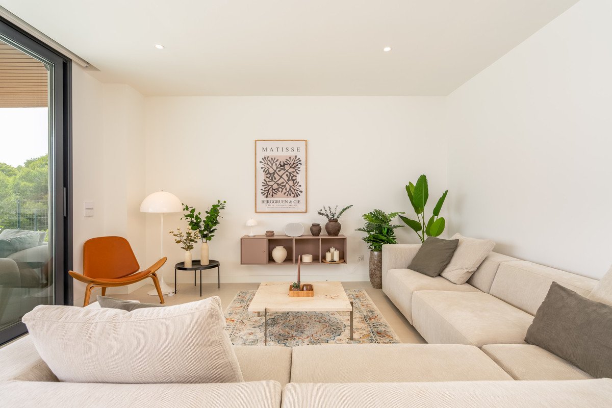 3 Bed Ground Floor Apartment in Higueron