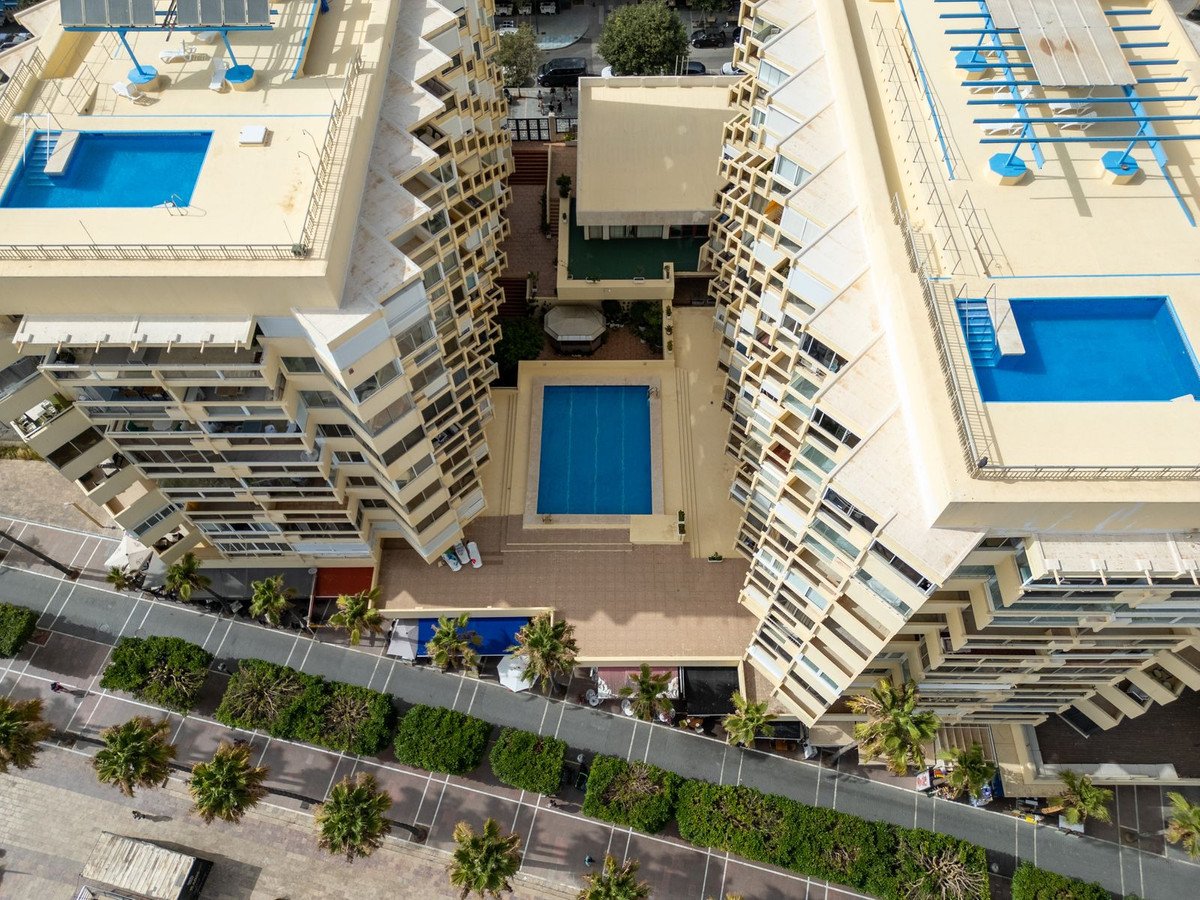 3 Bed Top Floor Apartment in Marbella