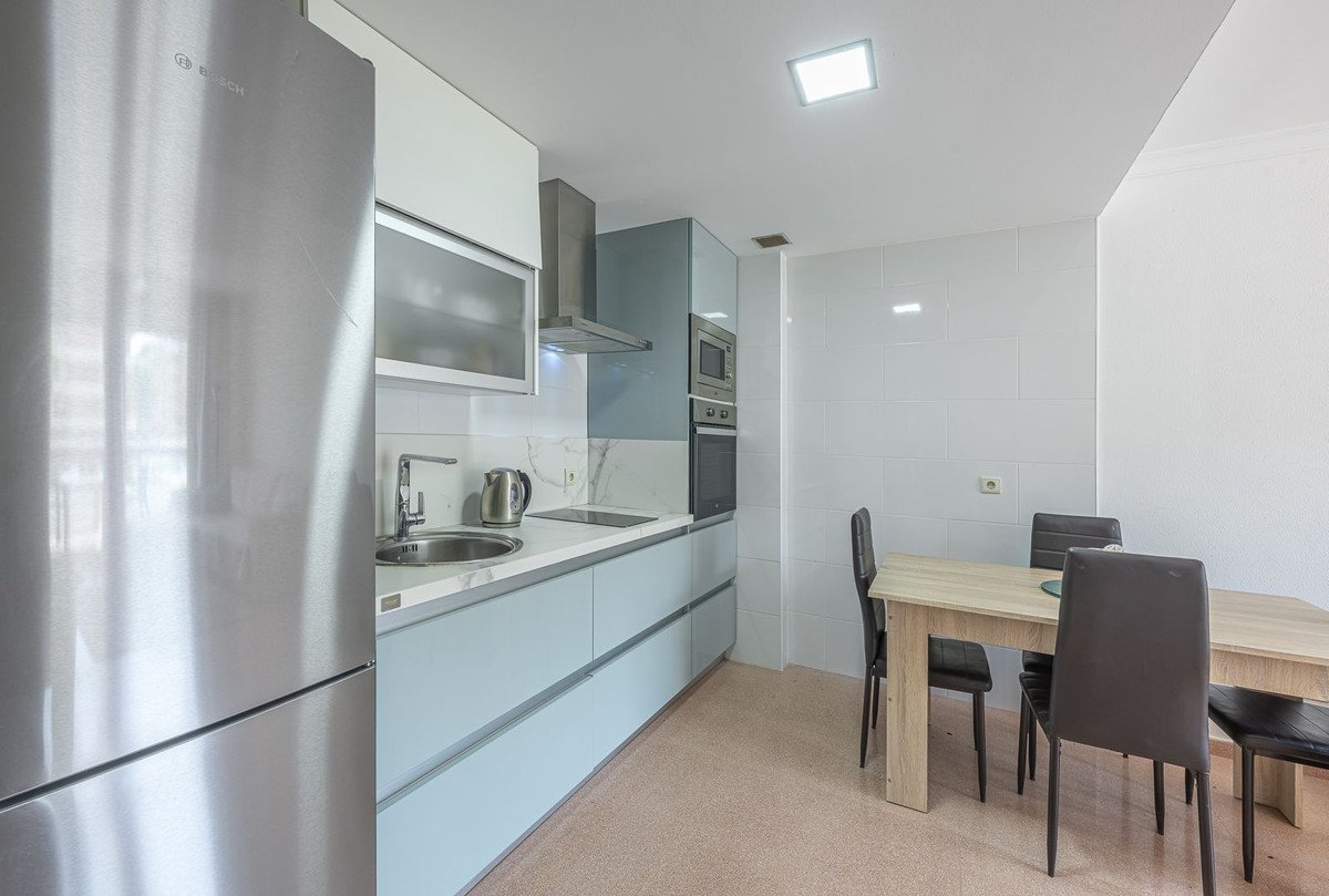 2 Bed Middle Floor Apartment in San Luis de Sabinillas