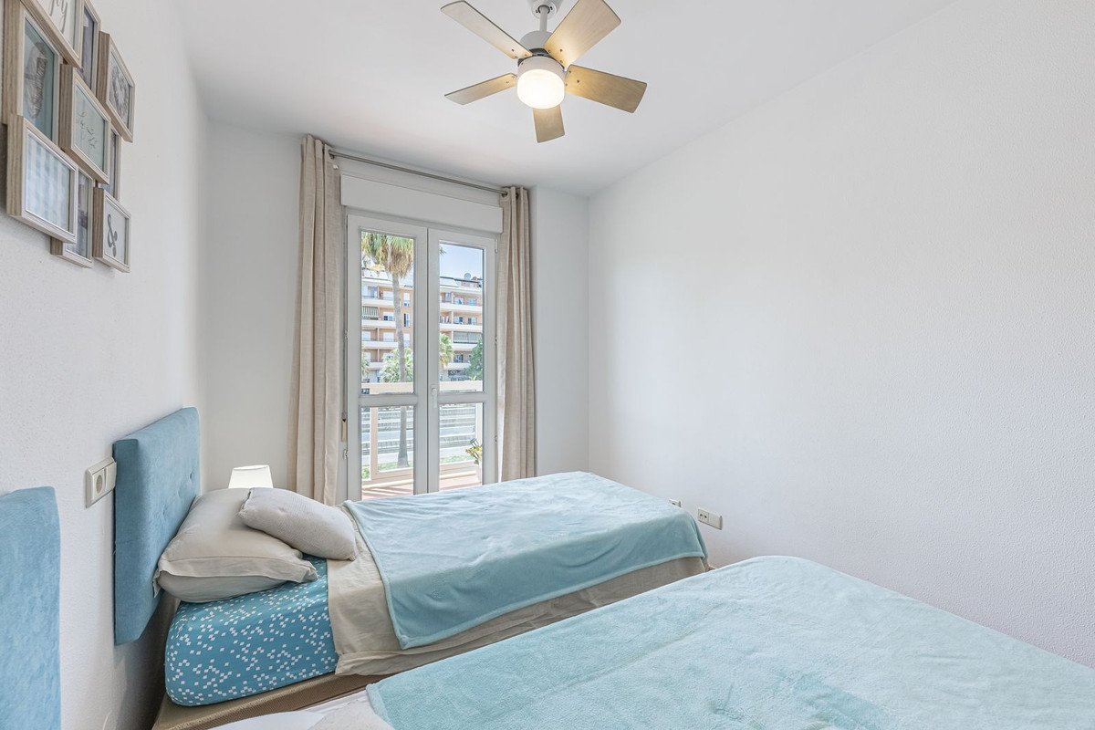 2 Bed Middle Floor Apartment in San Luis de Sabinillas