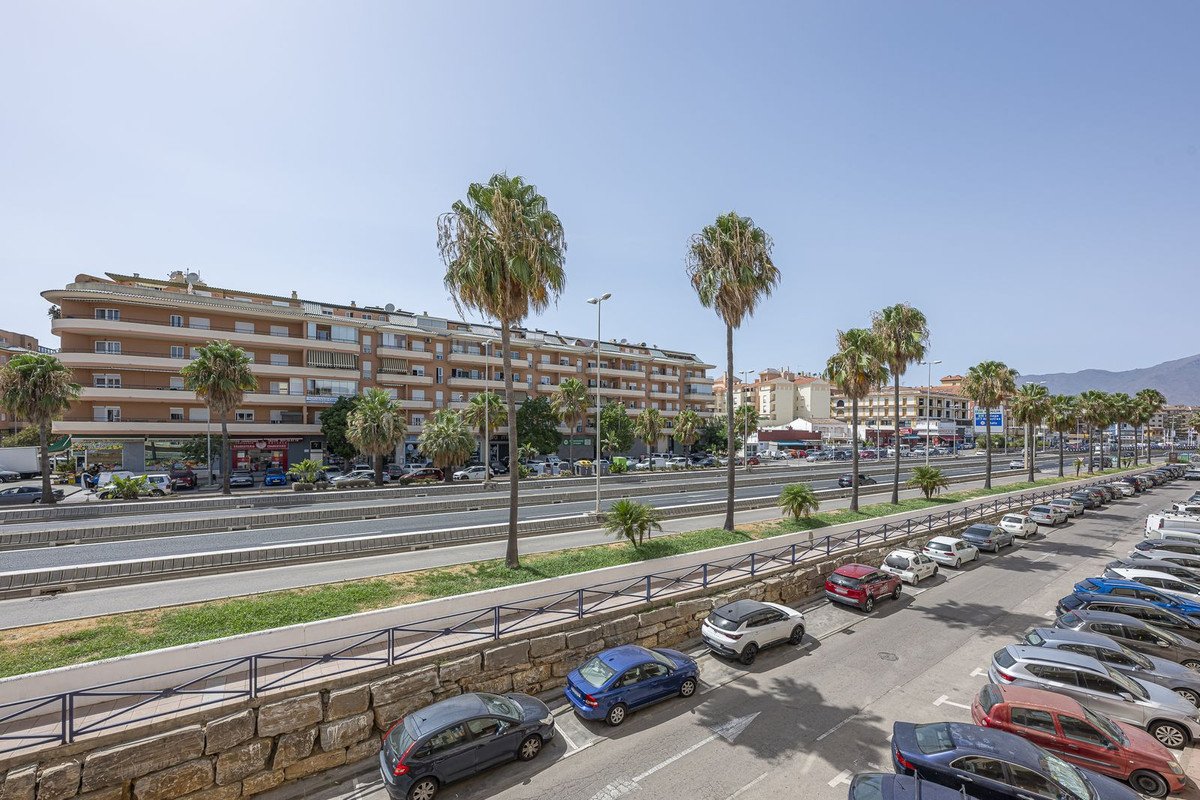2 Bed Middle Floor Apartment in San Luis de Sabinillas