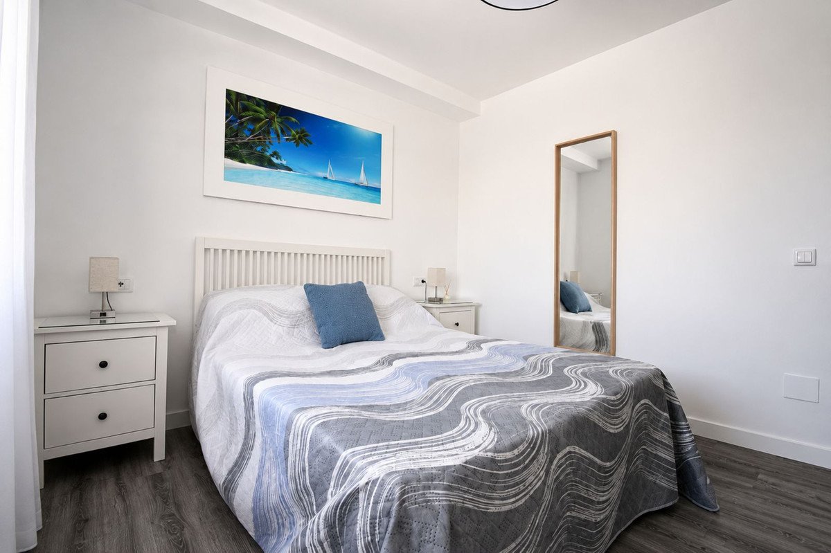 2 Bed Middle Floor Apartment in El Chaparral
