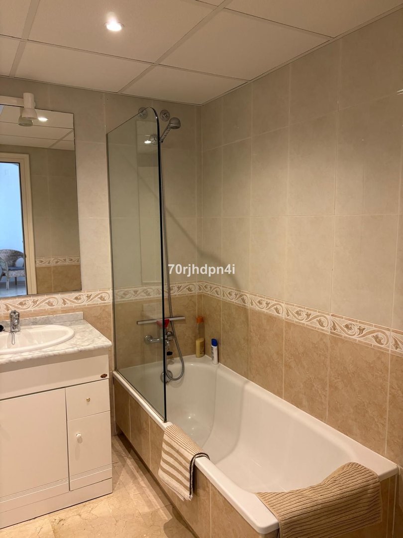 2 Bed Middle Floor Apartment in Málaga