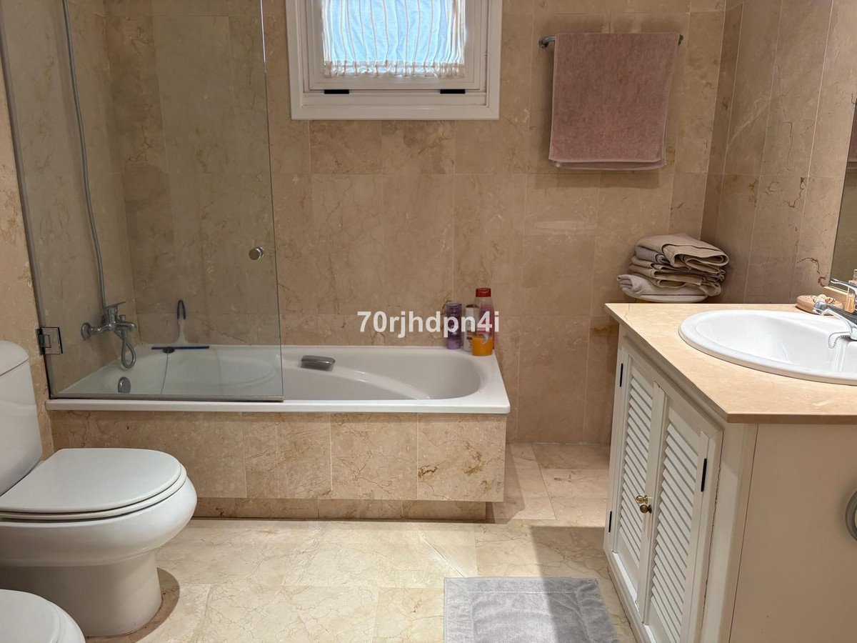 2 Bed Middle Floor Apartment in Málaga