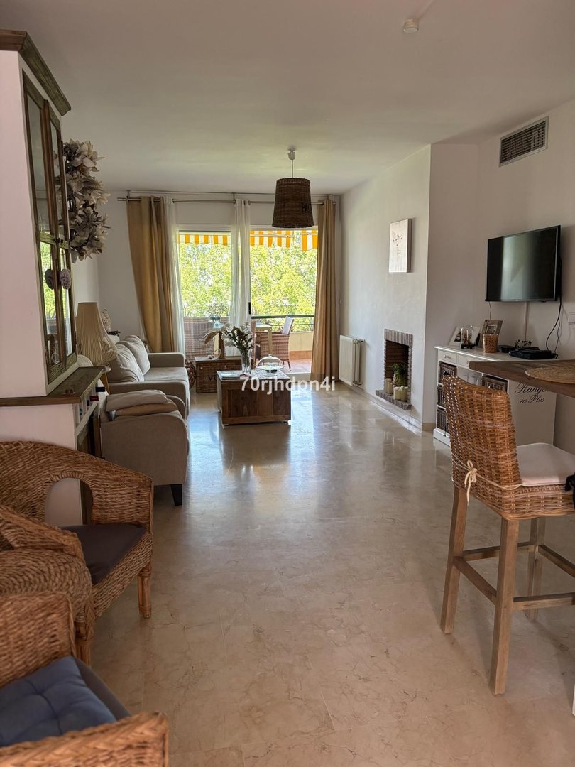 2 Bed Middle Floor Apartment in Málaga