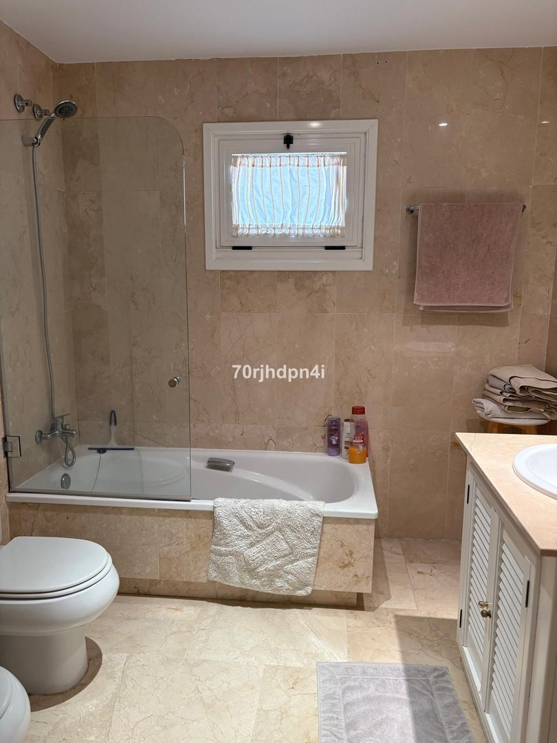 2 Bed Middle Floor Apartment in Málaga