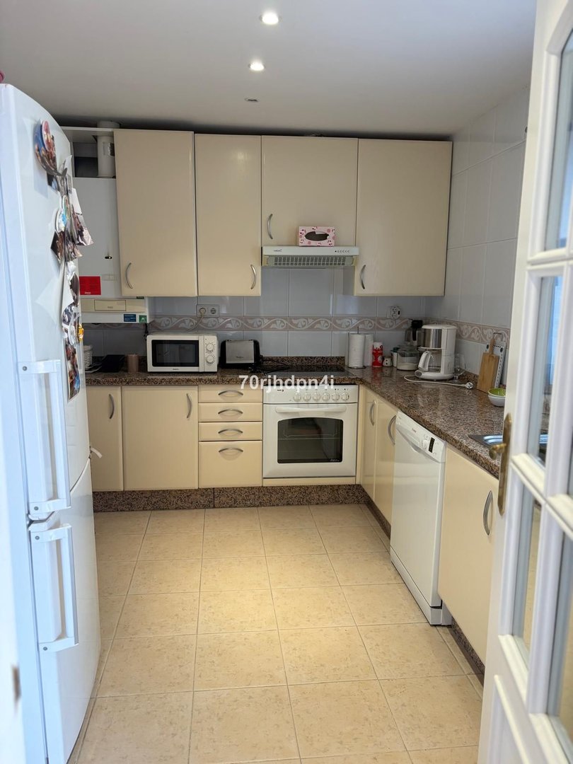 2 Bed Middle Floor Apartment in Málaga