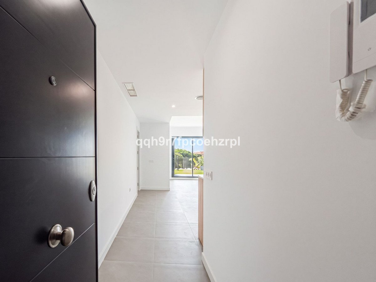 2 Bed Ground Floor Apartment in El Chaparral