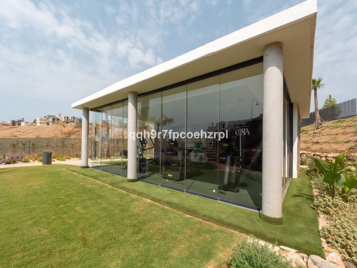 2 Bed Ground Floor Apartment in El Chaparral